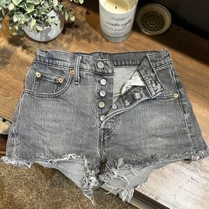 Levi Cutoff 501 Jean Shorts